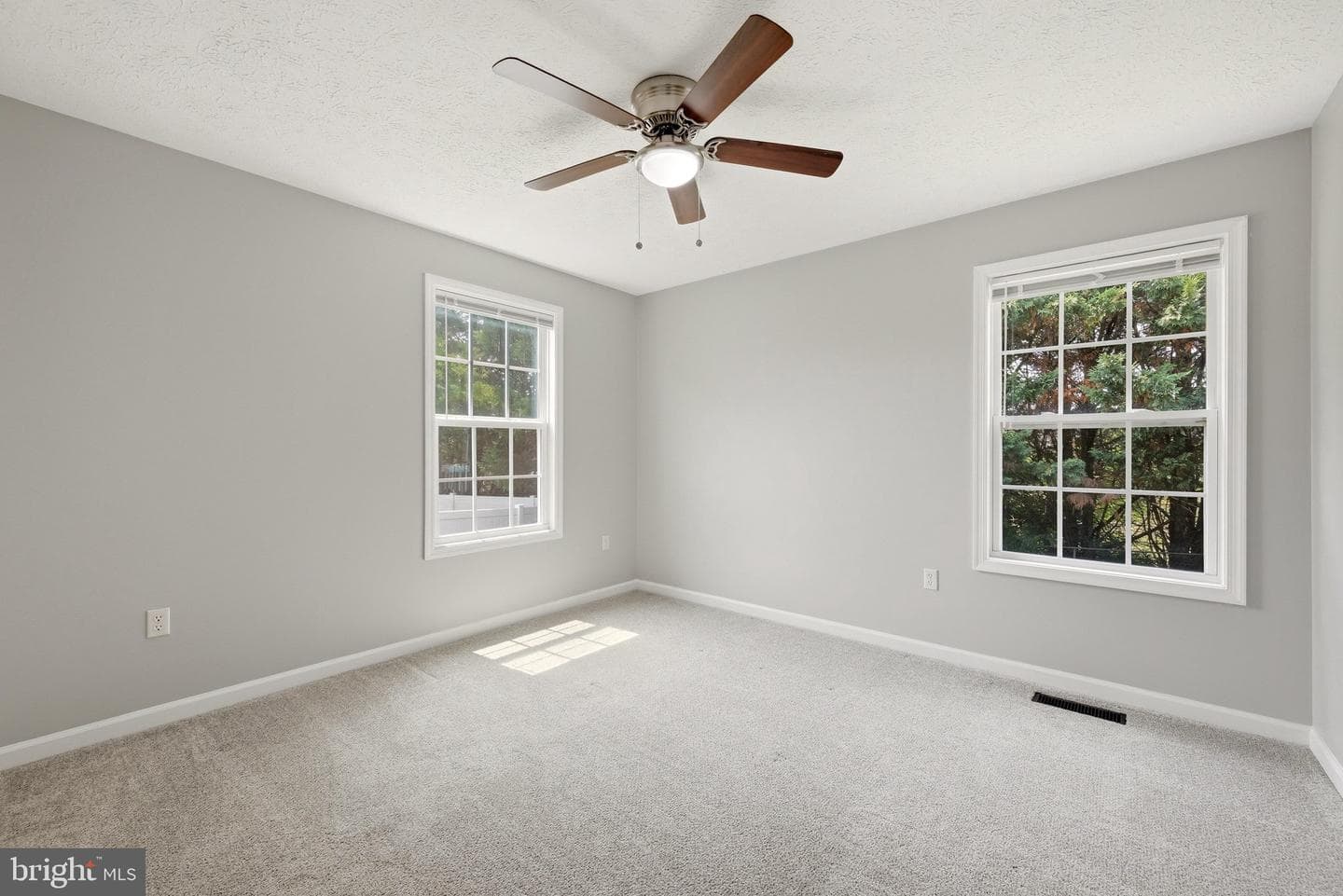 42 Pacific Boulevard photo 12