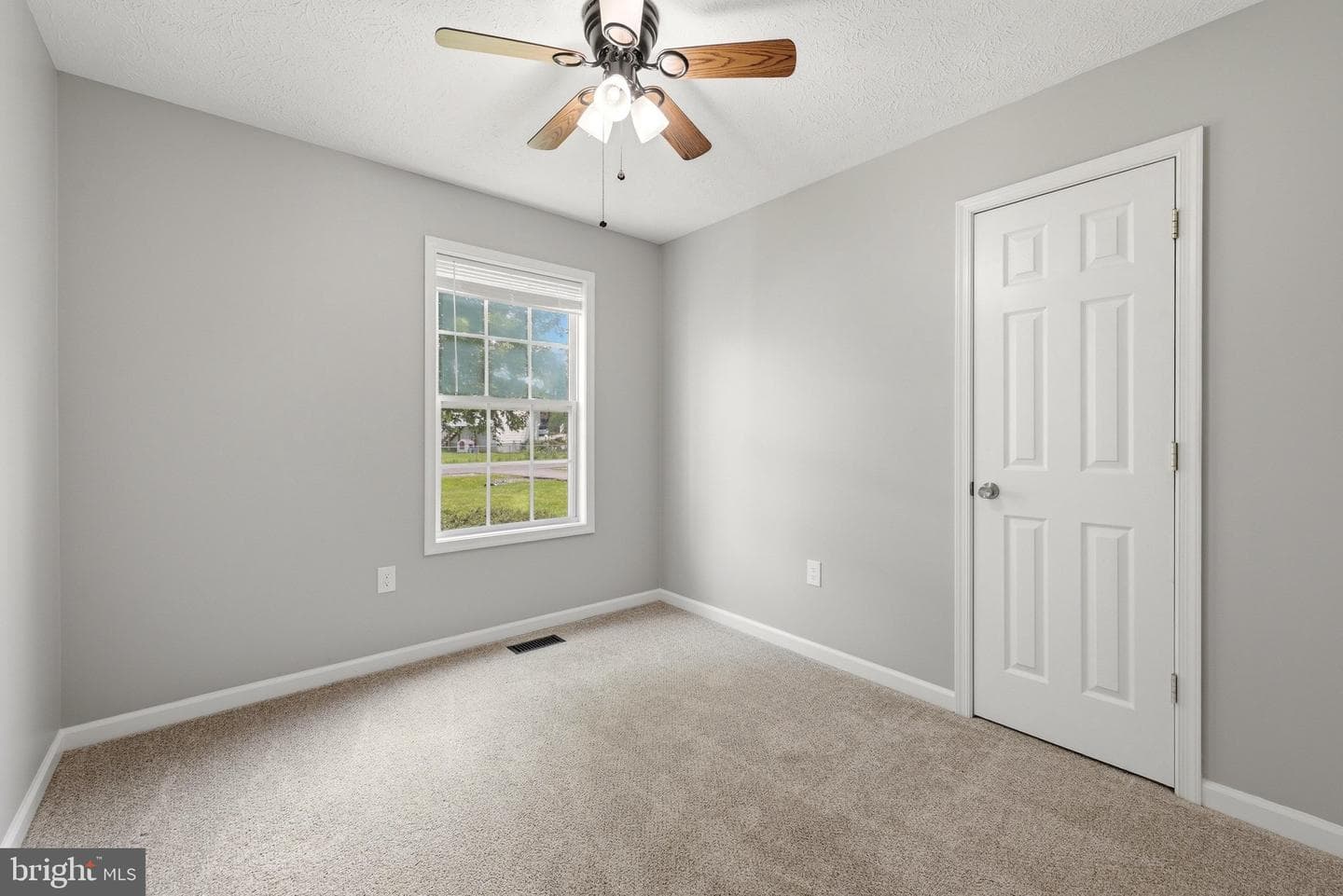 42 Pacific Boulevard photo 14