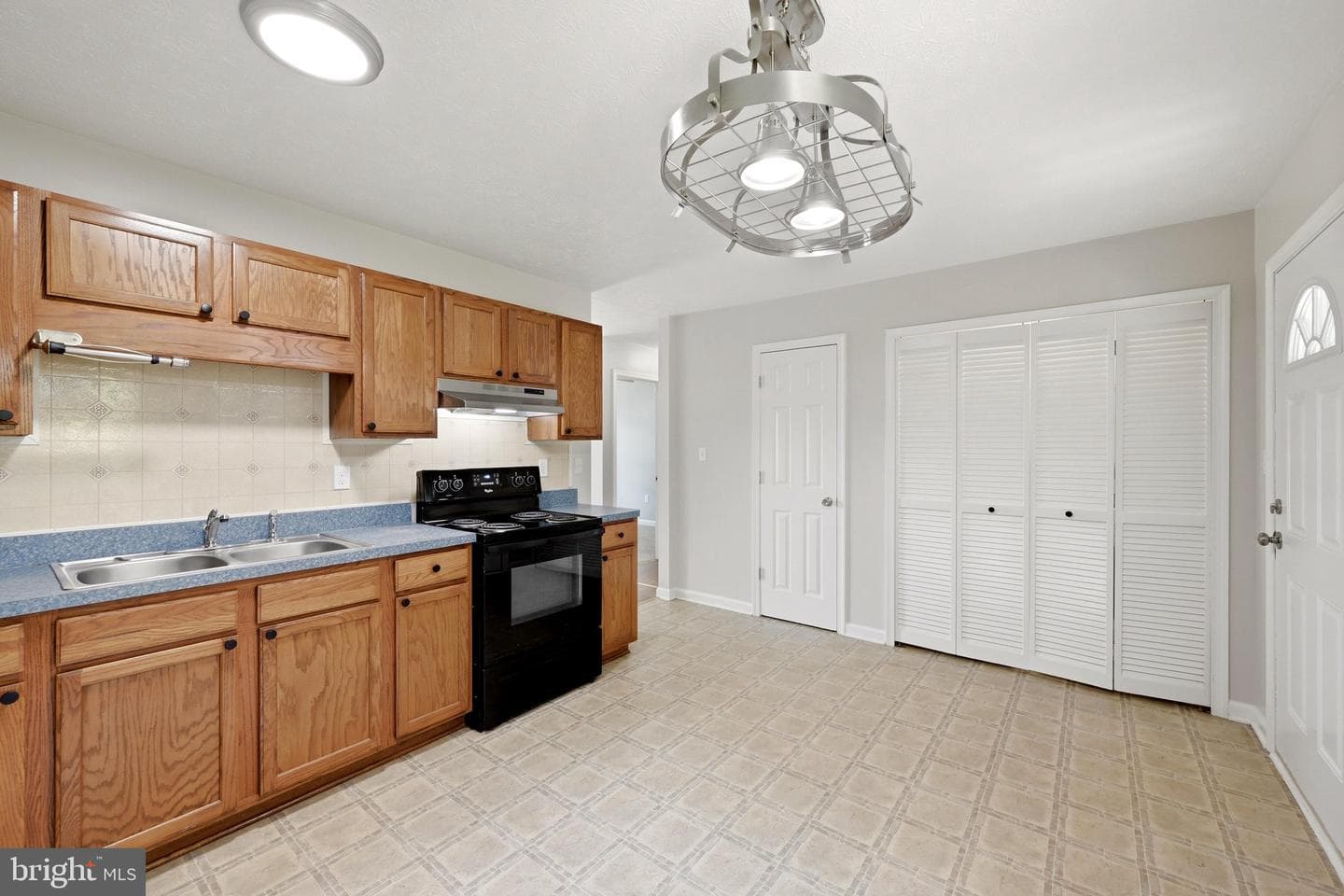 42 Pacific Boulevard photo 8