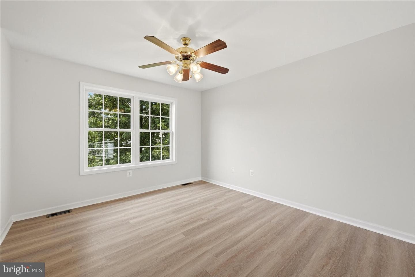224 Ford Circle photo 6