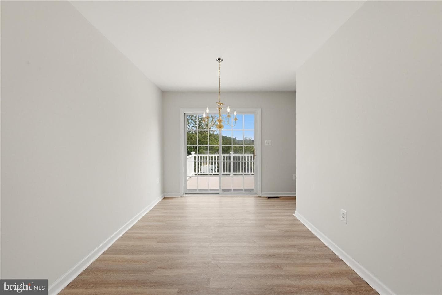 224 Ford Circle photo 9
