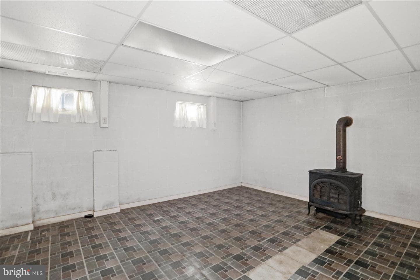633 Halterman Drive photo 27