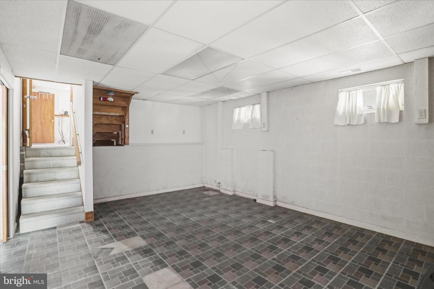 633 Halterman Drive photo 28