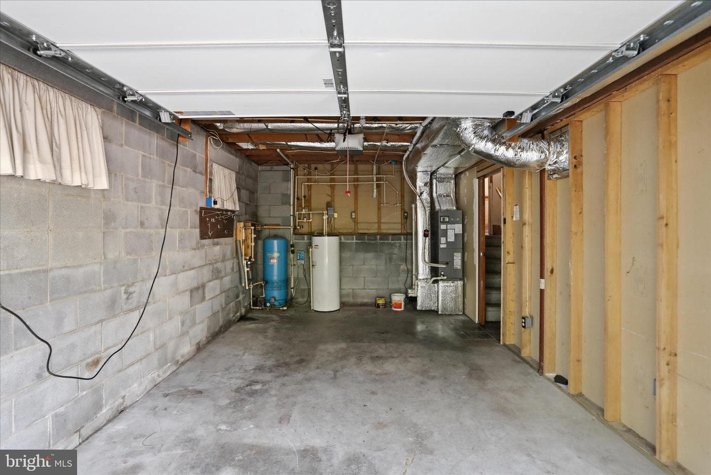 633 Halterman Drive photo 31