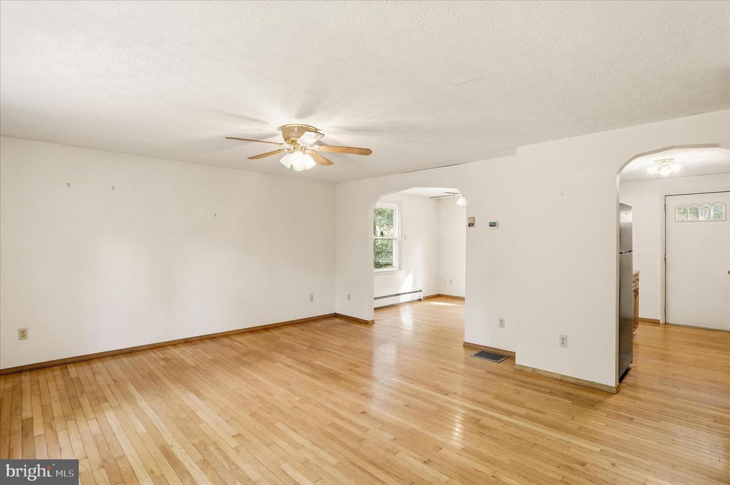 633 Halterman Drive photo 9