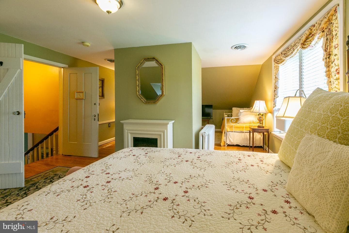 417 E Washington Street photo 66
