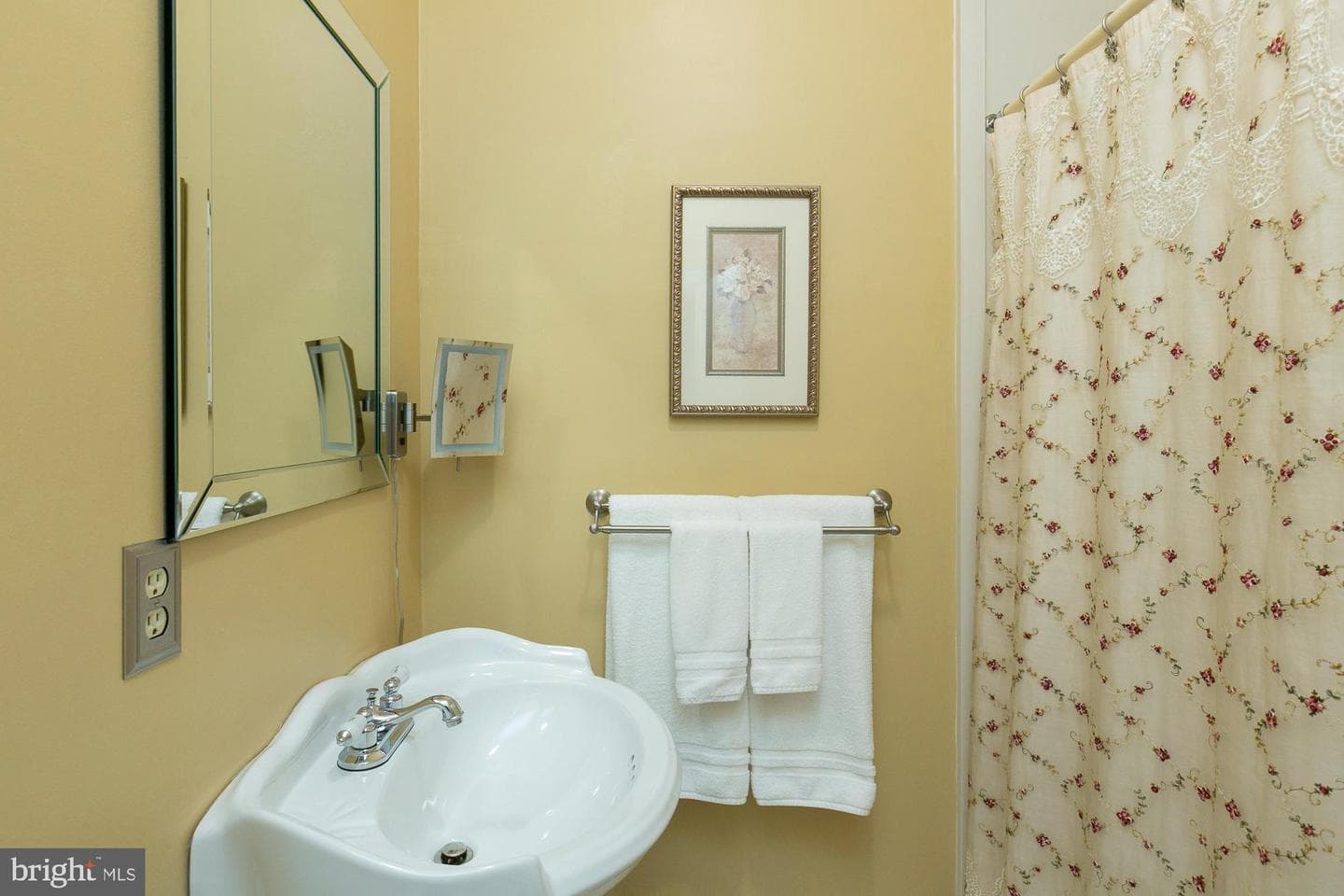 417 E Washington Street photo 84