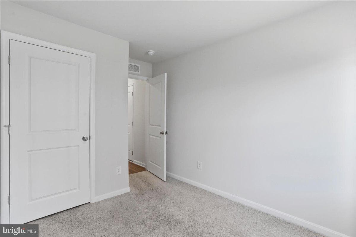 98 Saber Drive photo 19
