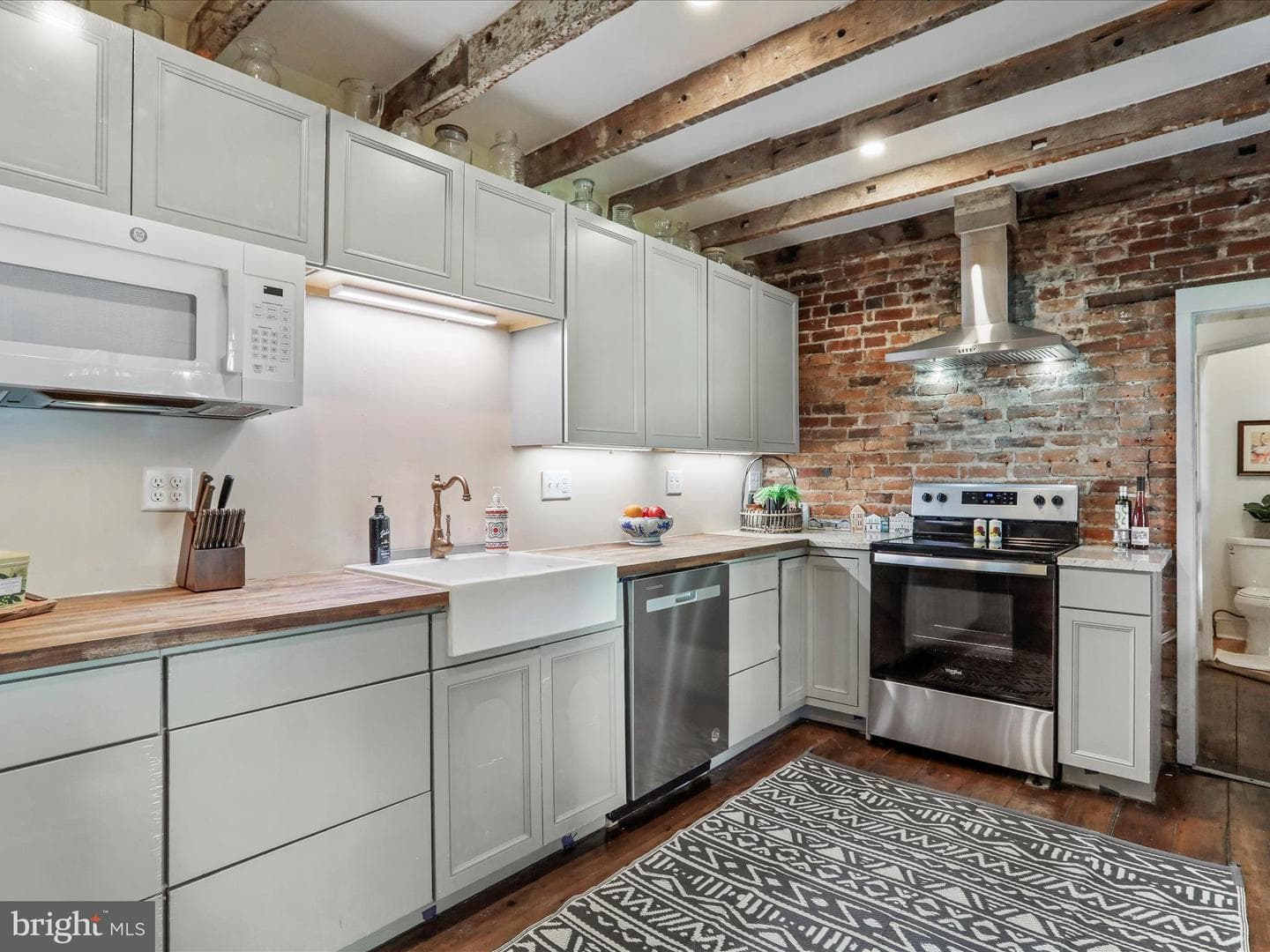 1226 Washington Street photo 13