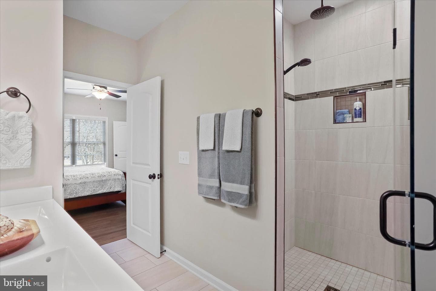 60 Village Circle photo 12