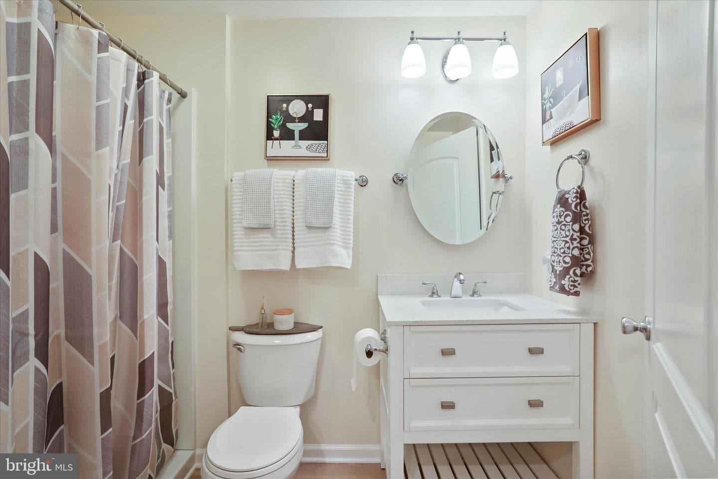 60 Village Circle photo 25
