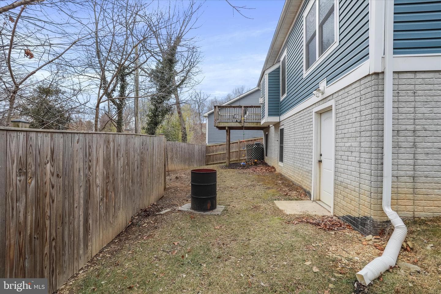 60 Village Circle photo 27
