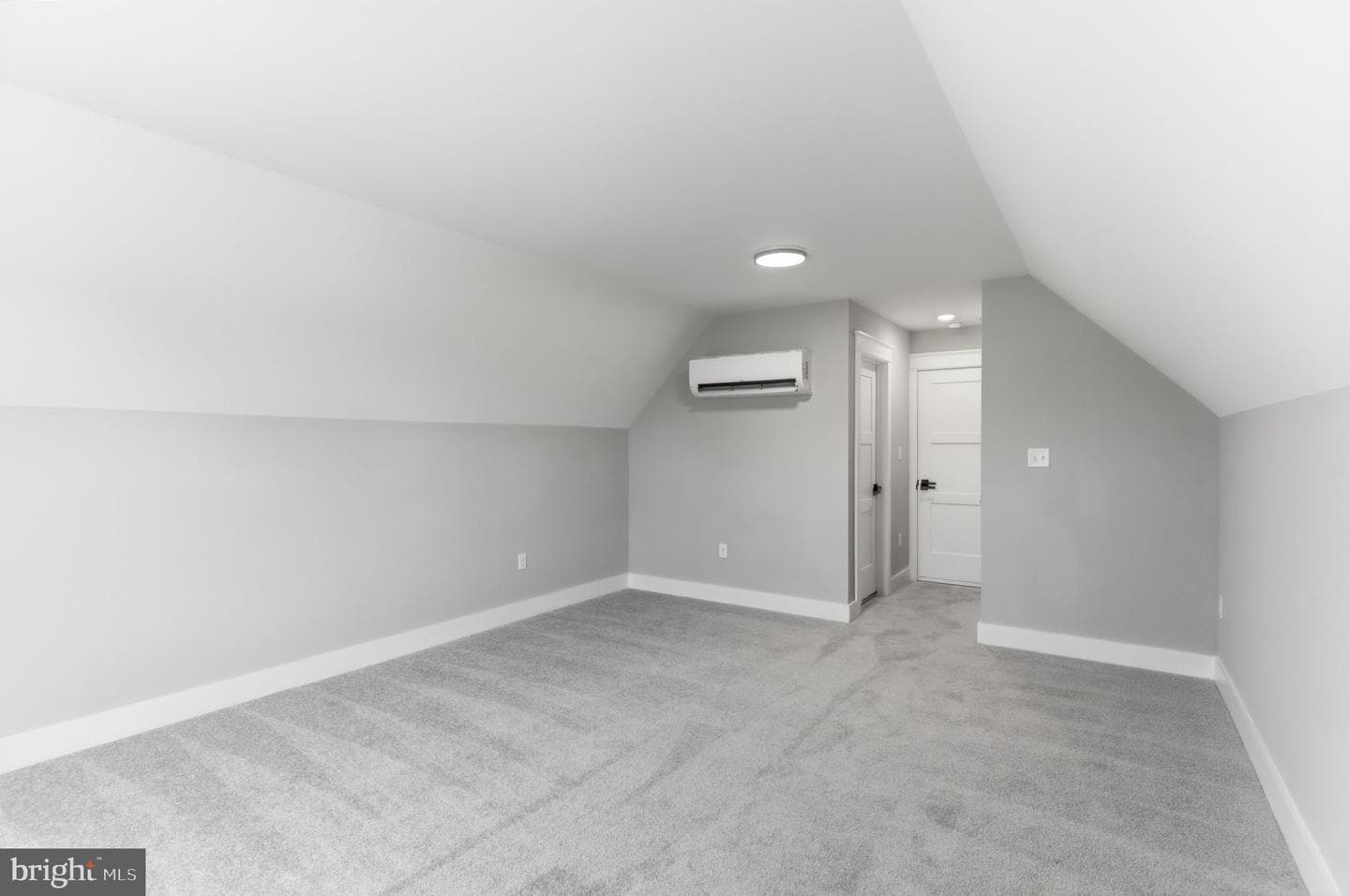 121 Oxbow Court photo 44