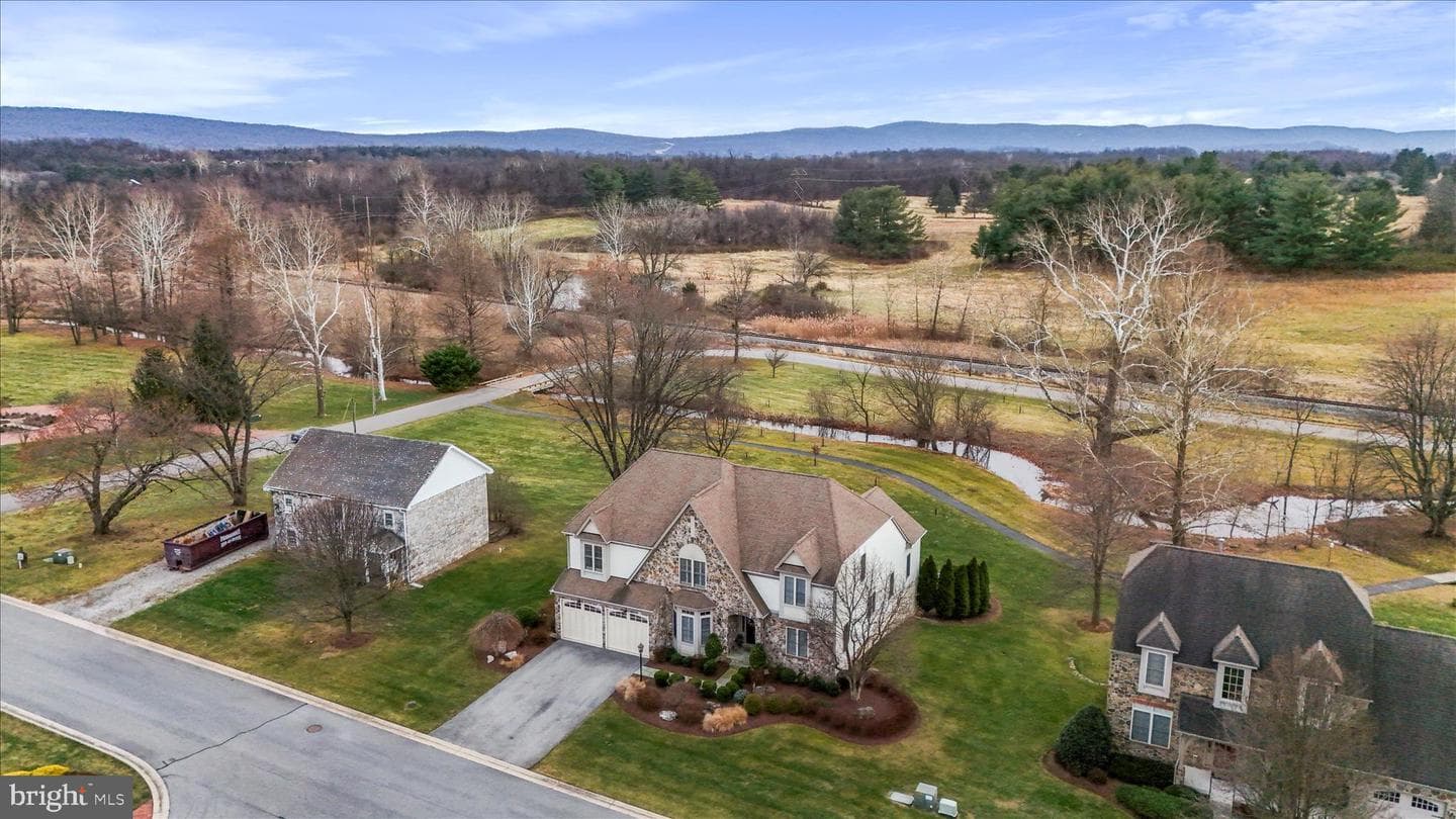 33 Louisa Beall Lane photo 6