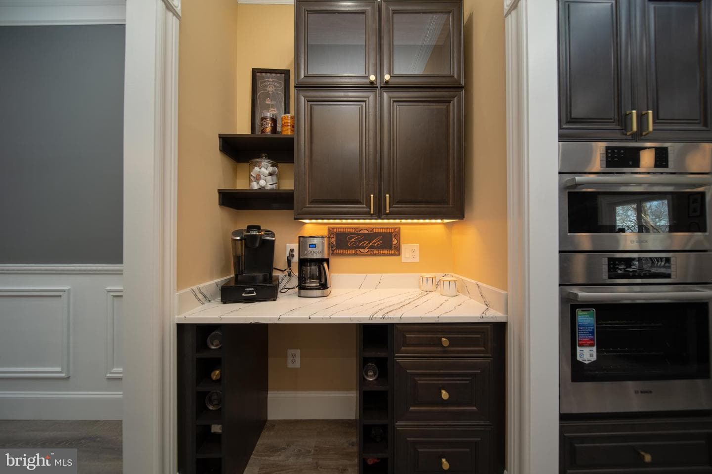 659 Waterside Drive photo 10