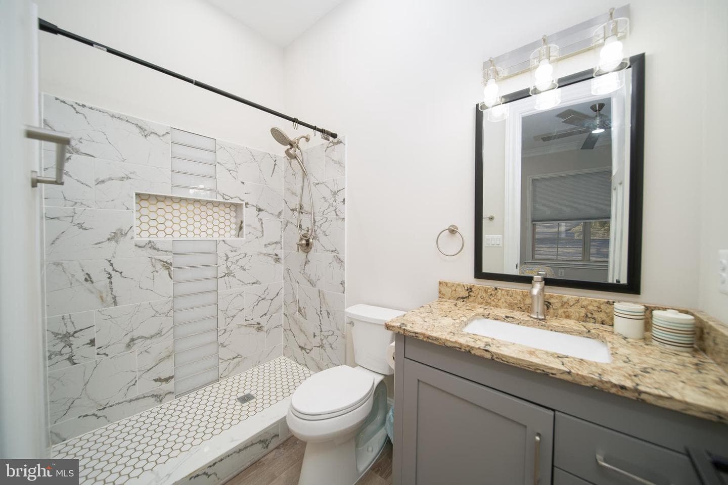 659 Waterside Drive photo 25