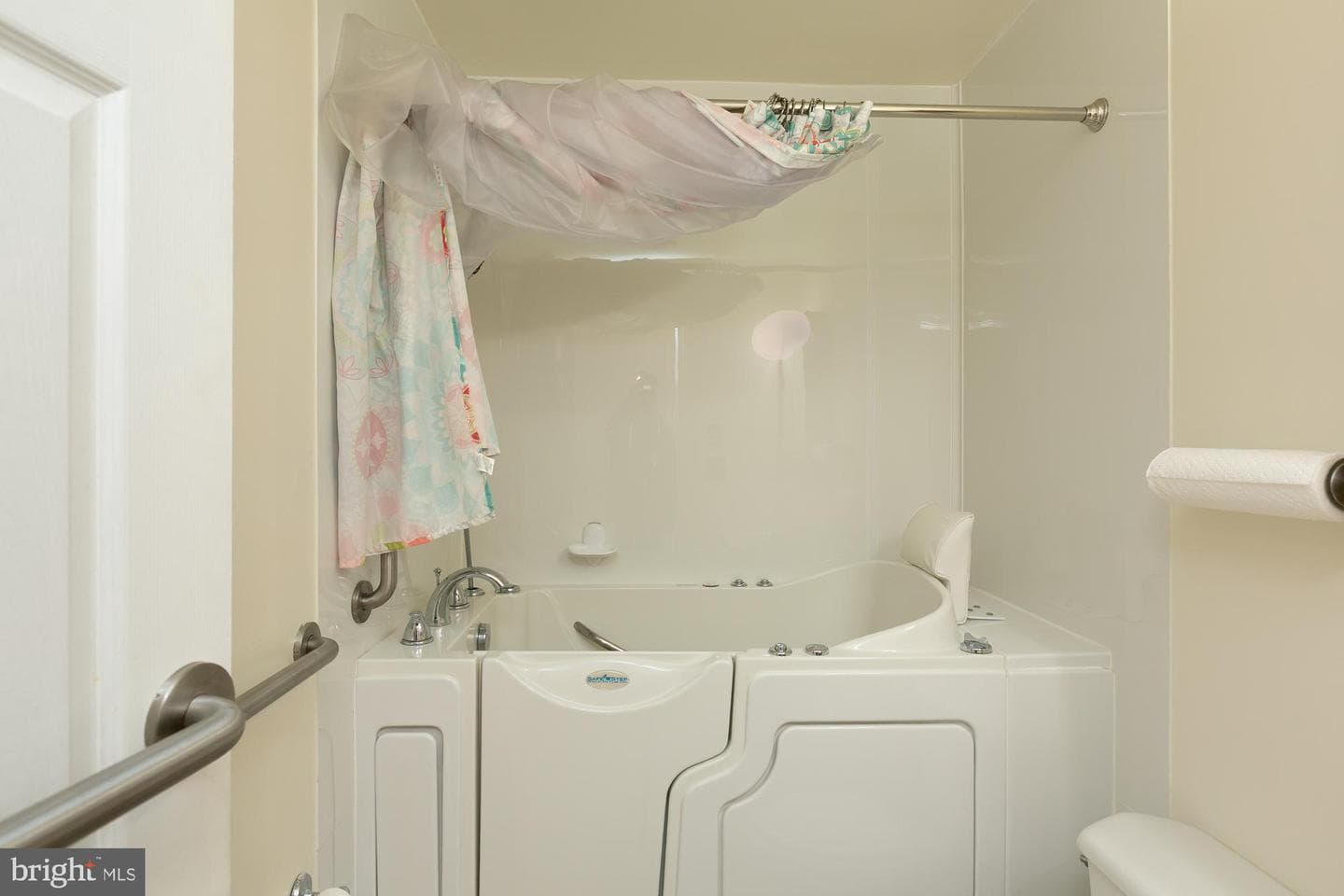19 Cardinal Drive photo 53
