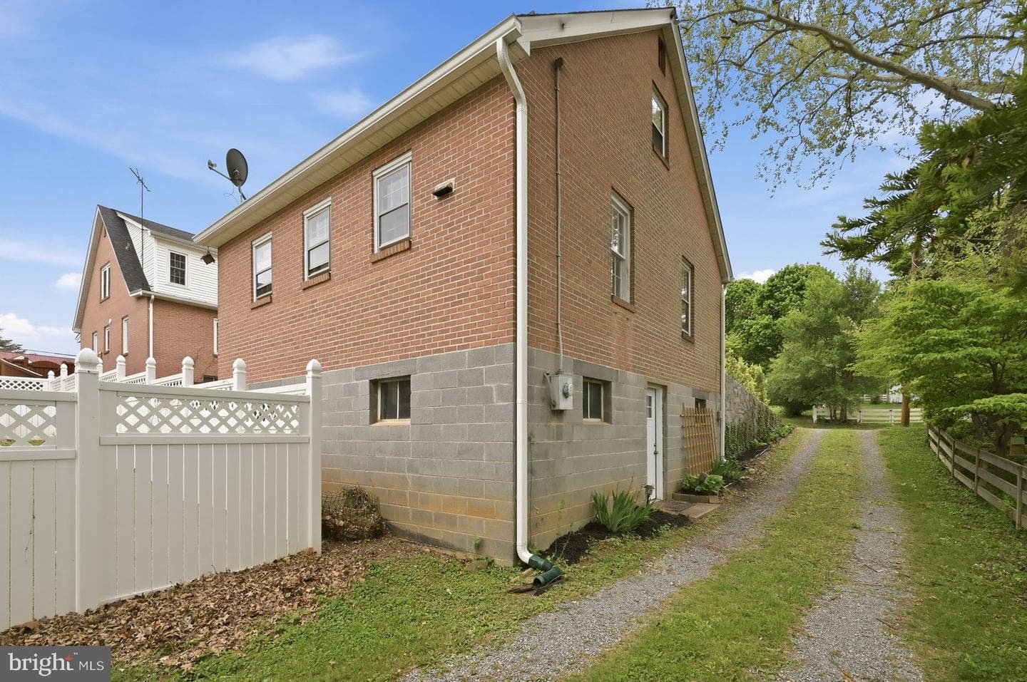 410 E Hunter Street photo 31