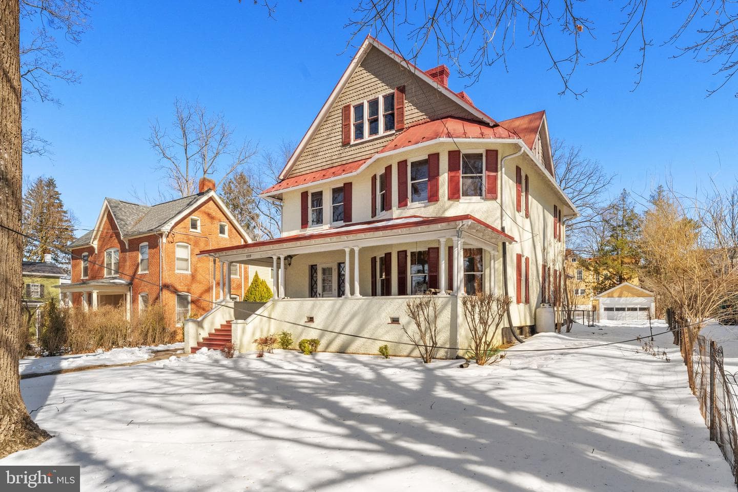 523 S George Street photo 9