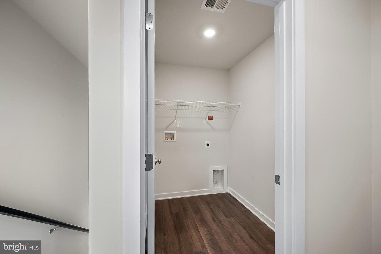 293 Eclipse Street photo 13