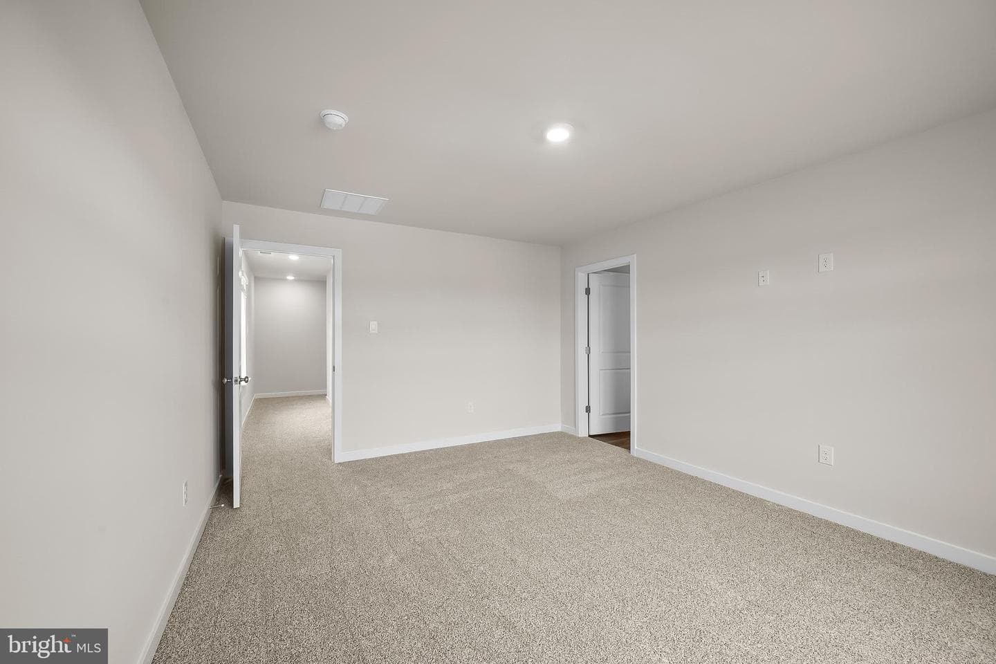 293 Eclipse Street photo 16