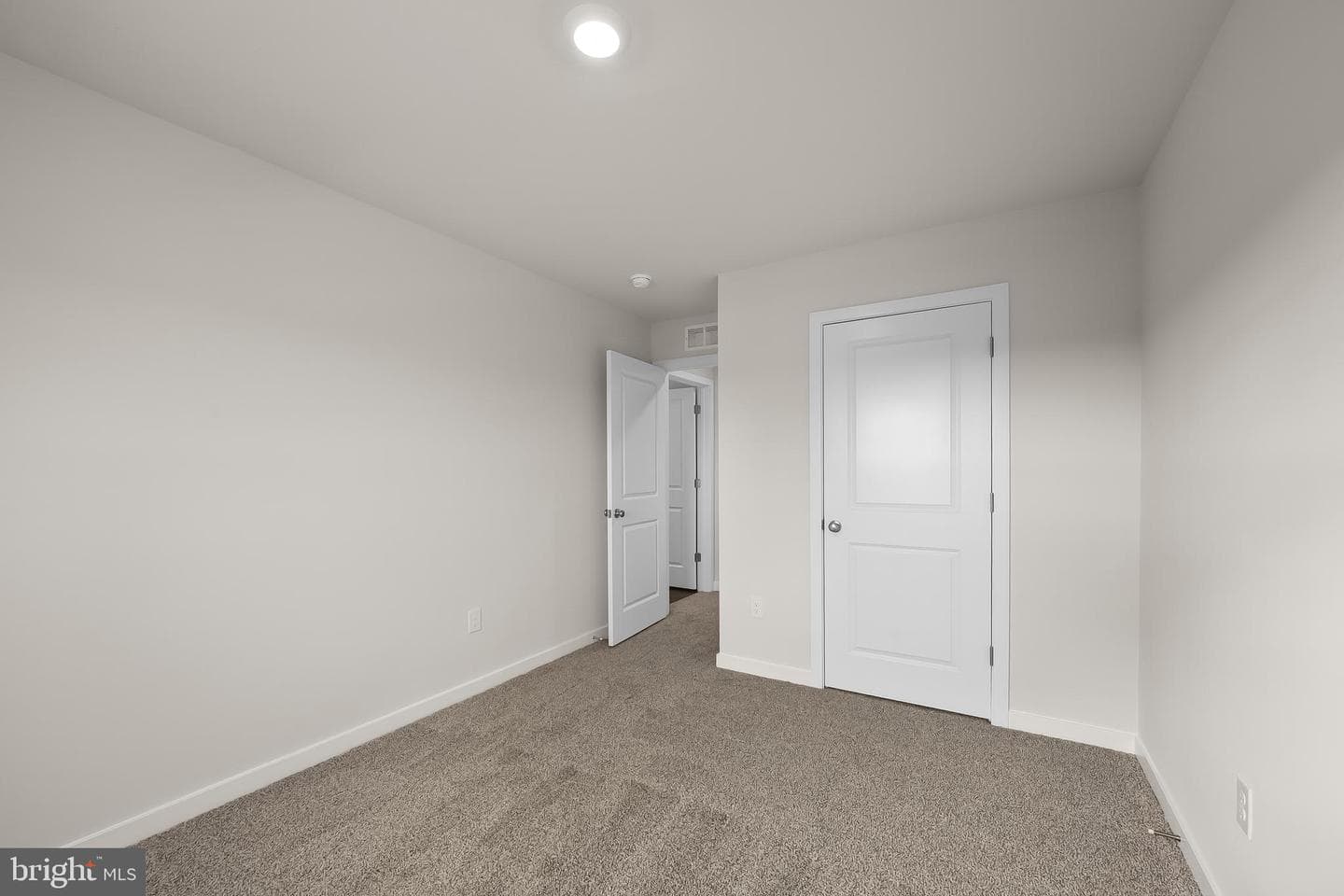 293 Eclipse Street photo 26