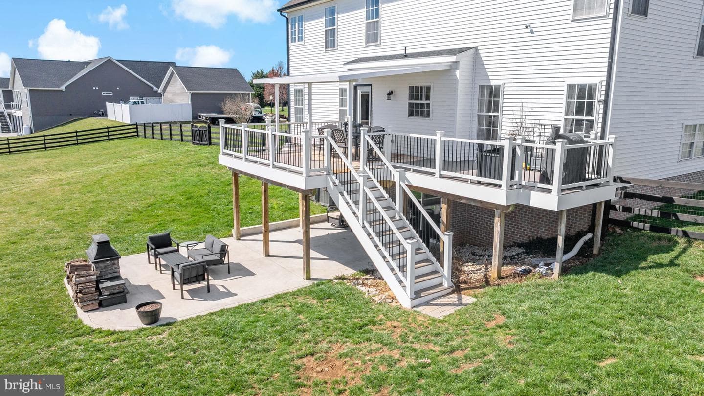 118 Carriage Drive photo 65