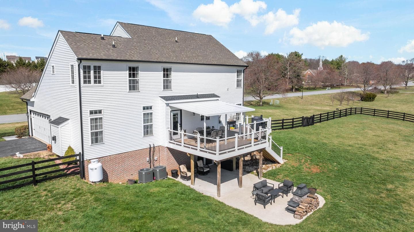 118 Carriage Drive photo 8