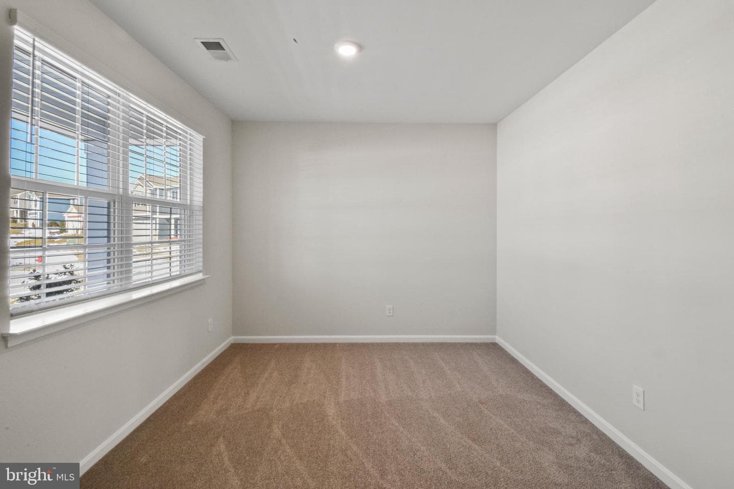 194 Gumspring Drive photo 3