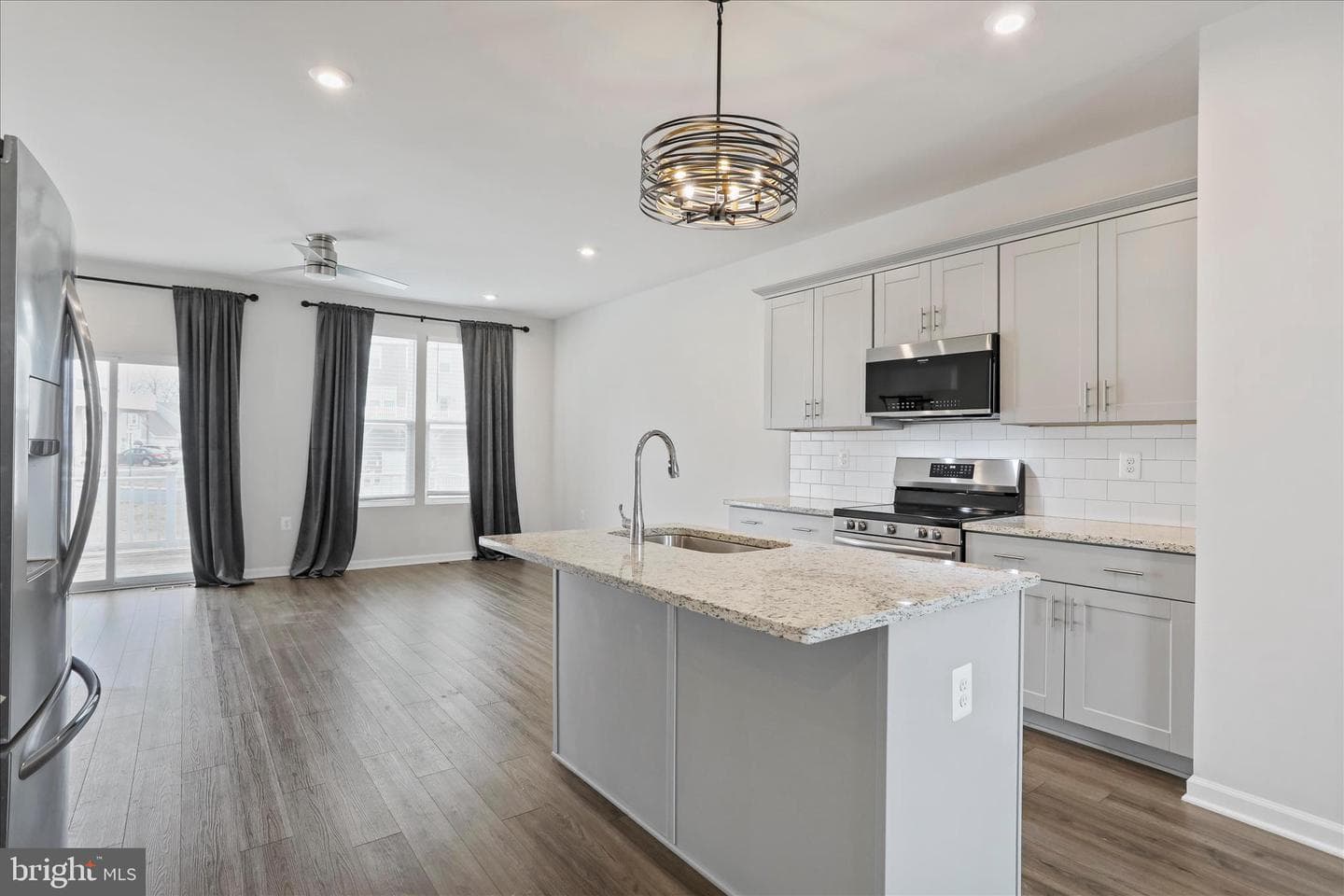 135 Presidents Pointe Avenue photo 16