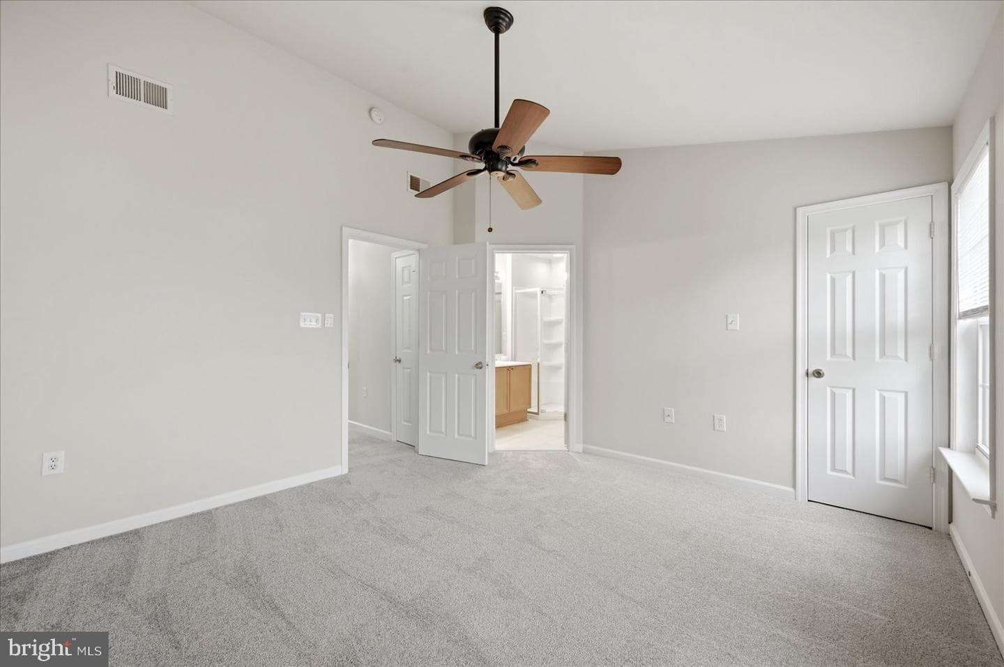 32 Bruce Drive photo 19