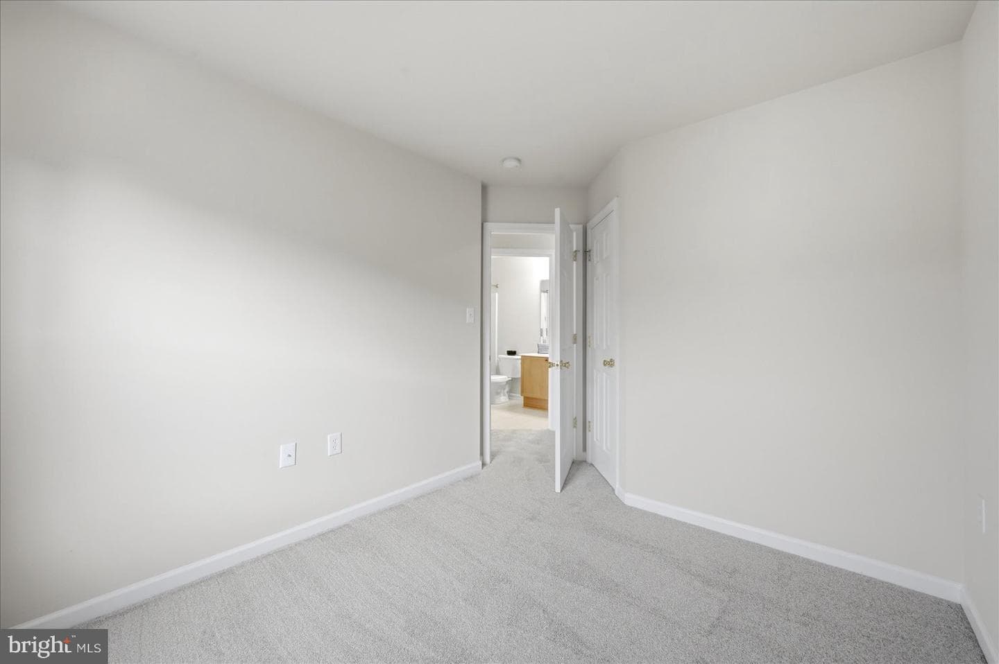 32 Bruce Drive photo 28