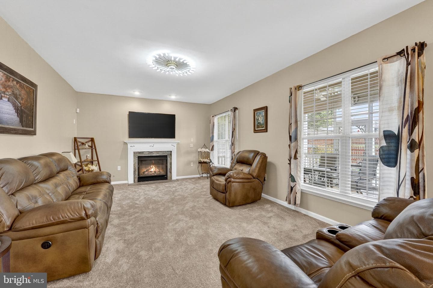 10 Walker Court photo 6