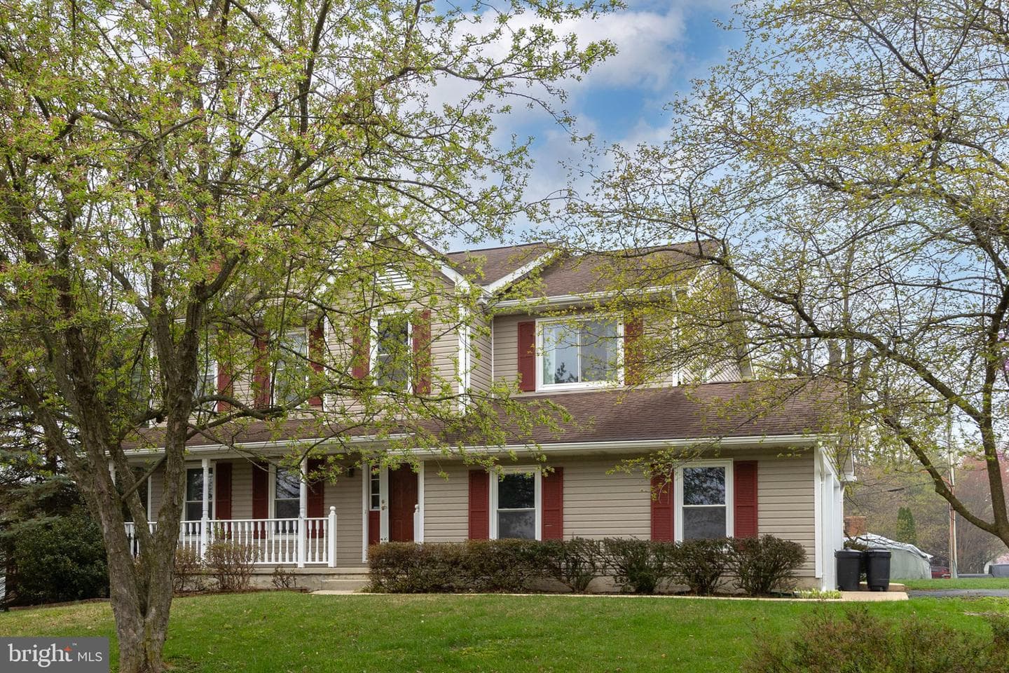 124 Deerfield Drive photo 2