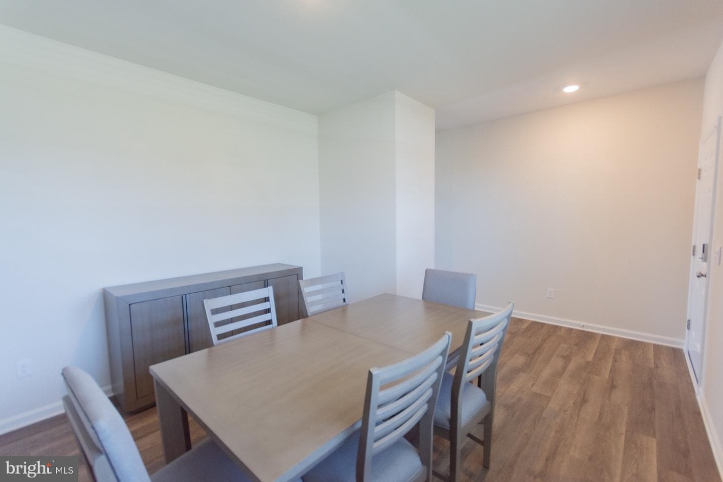 156 Centergate Drive photo 6