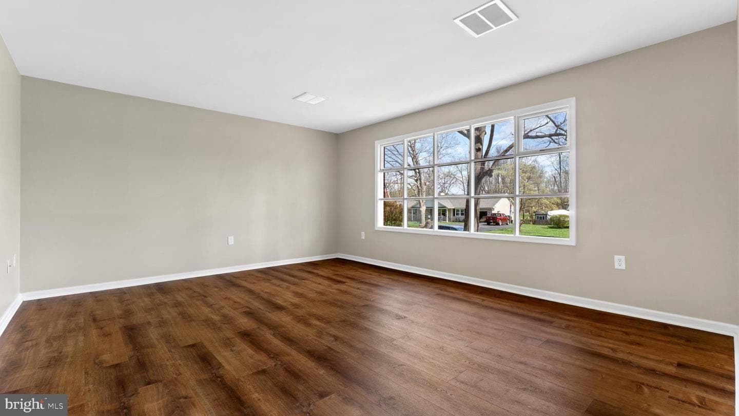 21 Captain Baird Court photo 7