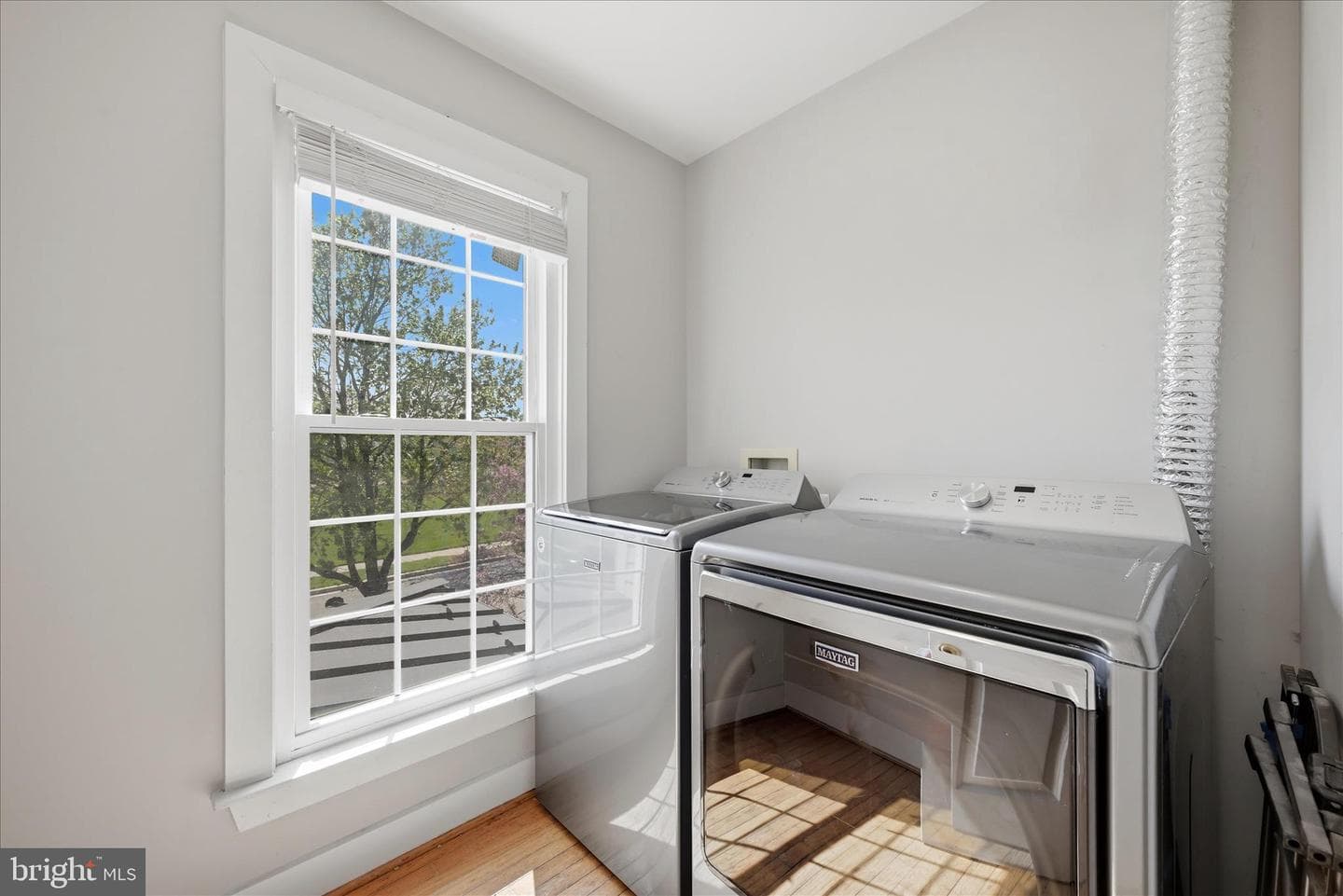 218 Braddock St photo 32