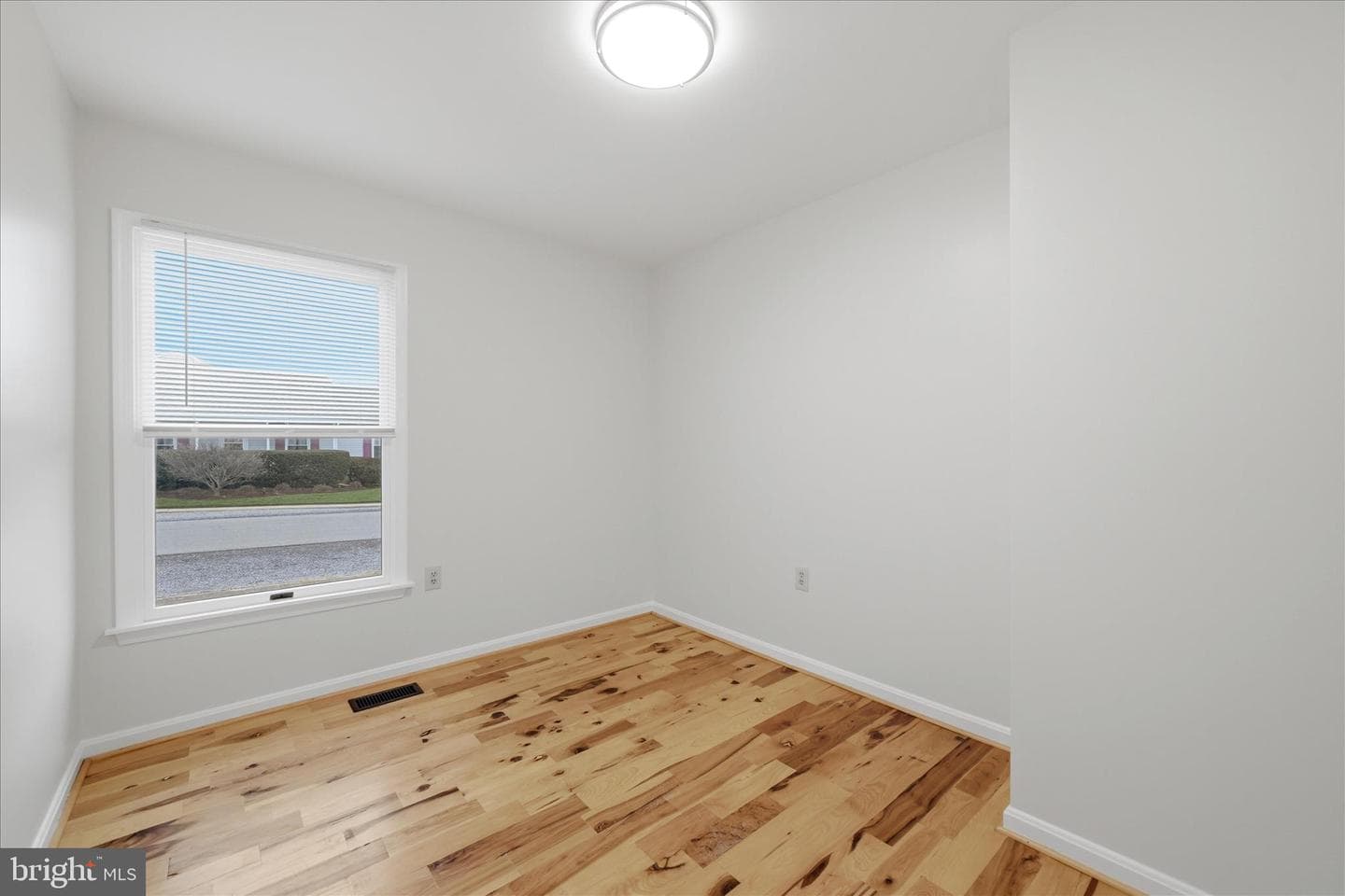 502 E 6th Avenue photo 20