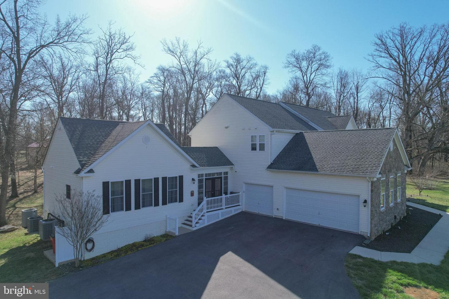 140 Parliament Way photo 24