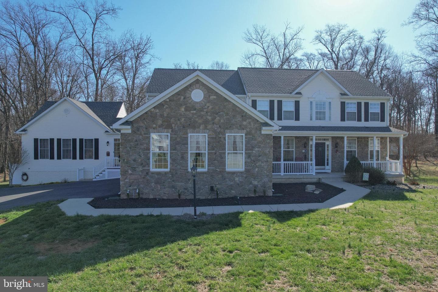 140 Parliament Way photo 4