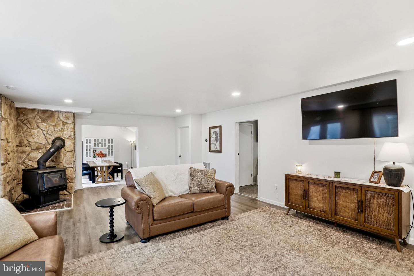 842 Valley View Road photo 4