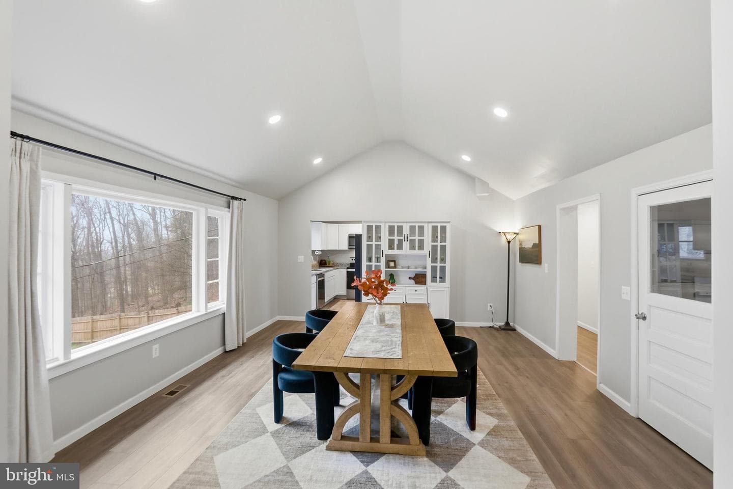 842 Valley View Road photo 7