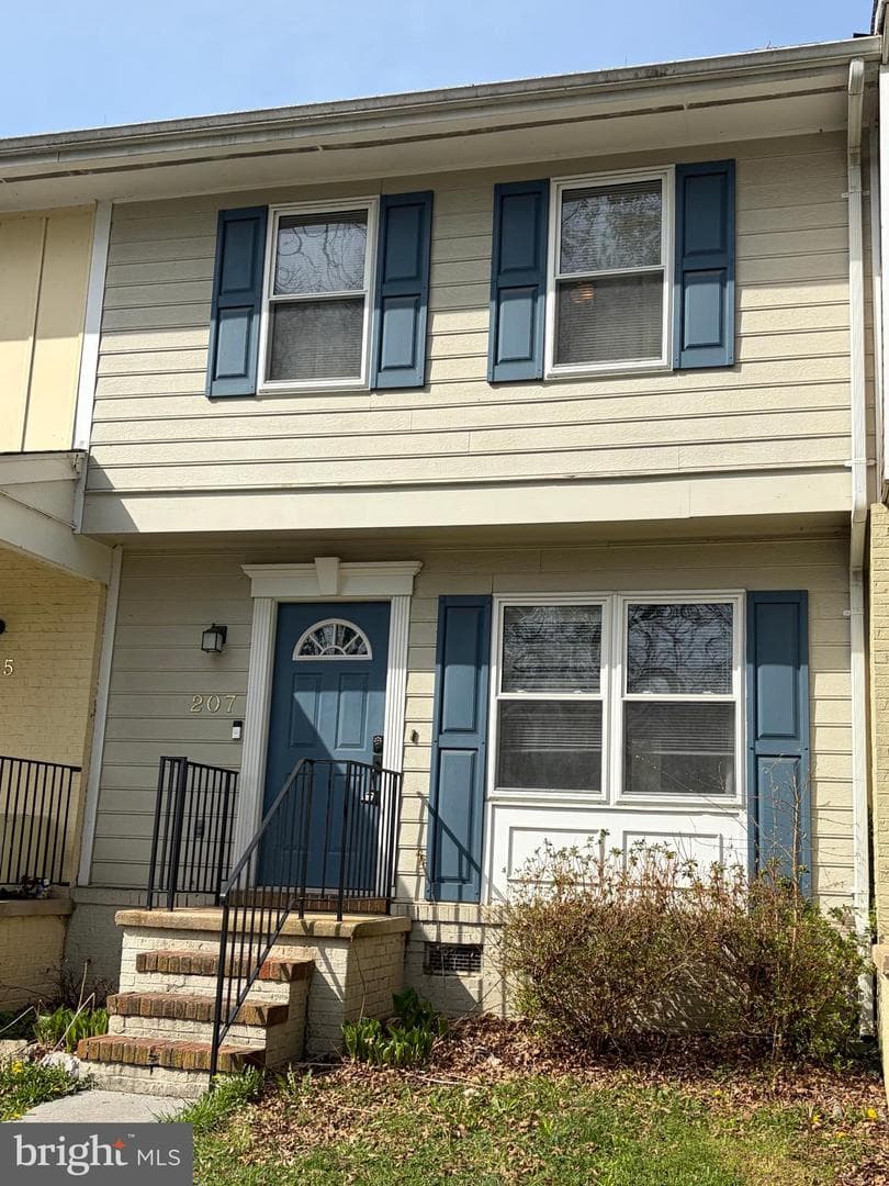 207 Greenhill Court photo 1