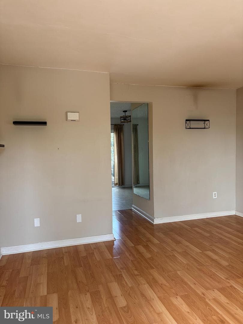 207 Greenhill Court photo 3