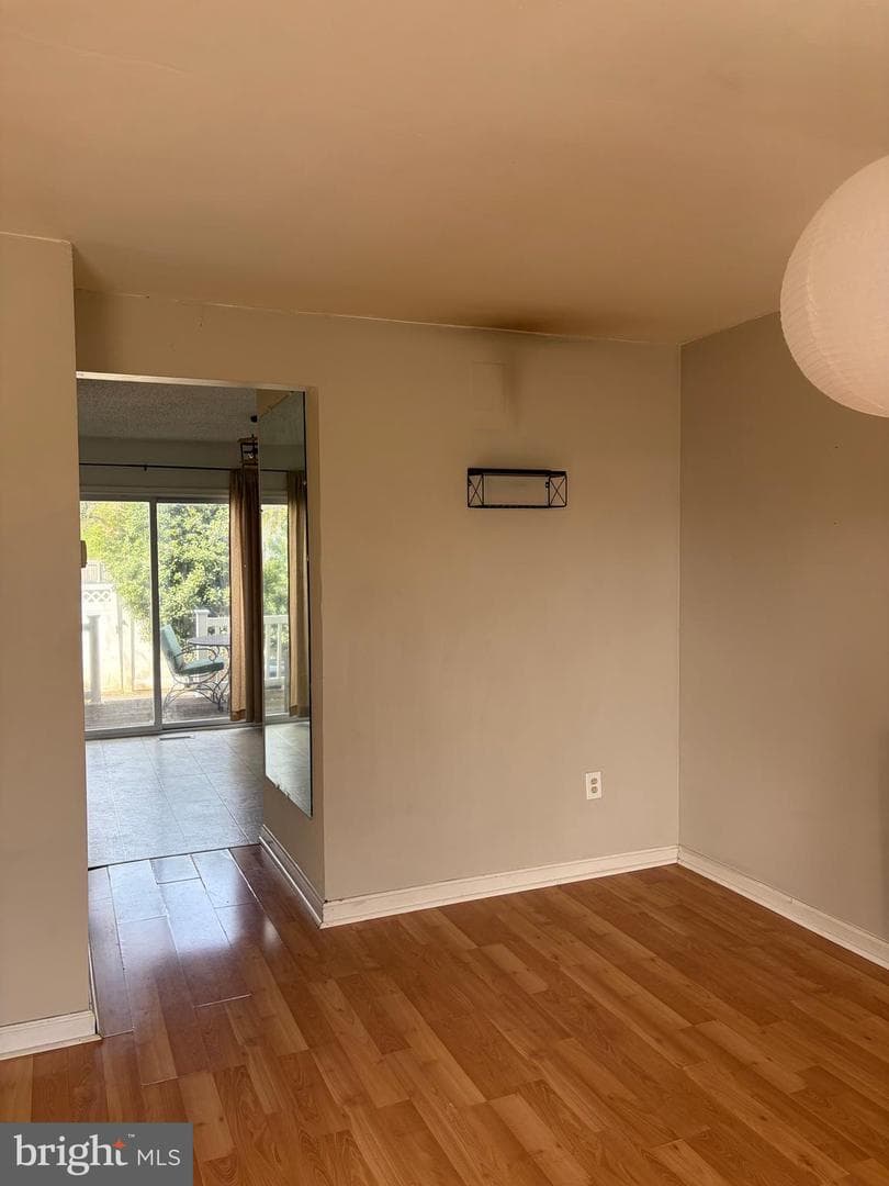 207 Greenhill Court photo 5