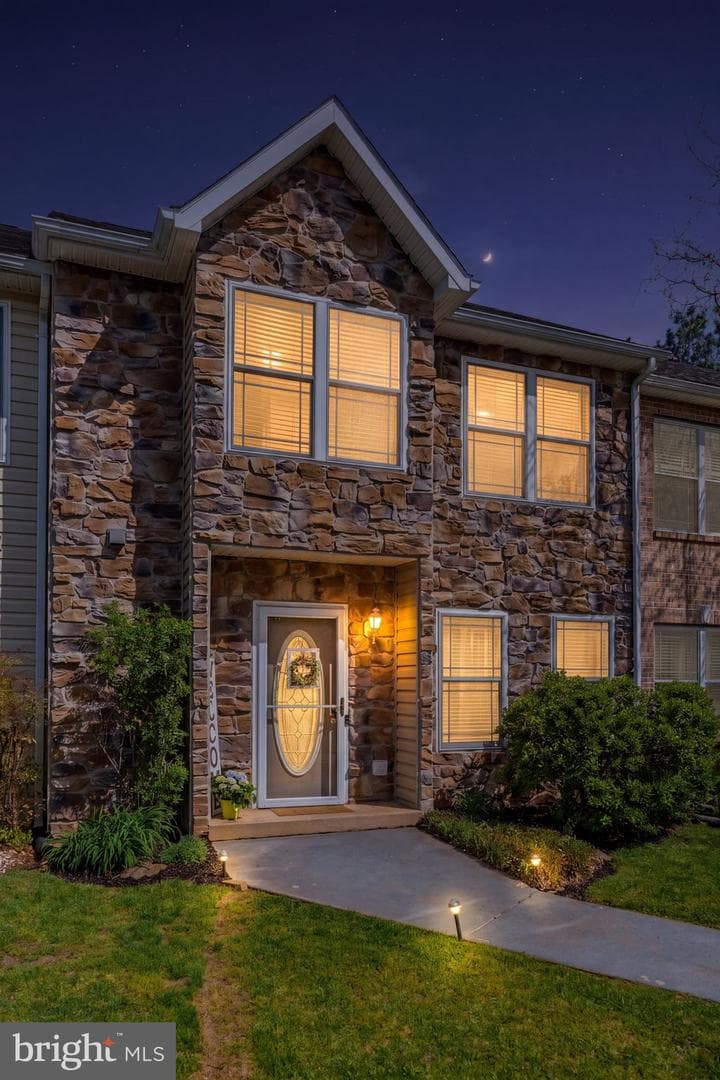 173 Baltusrol Drive photo 4
