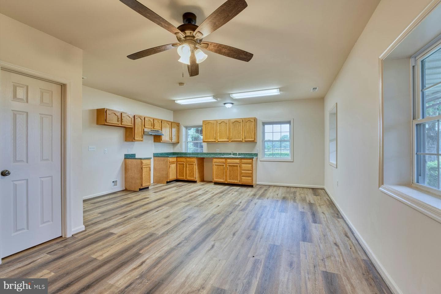 899 Earle Road photo 82