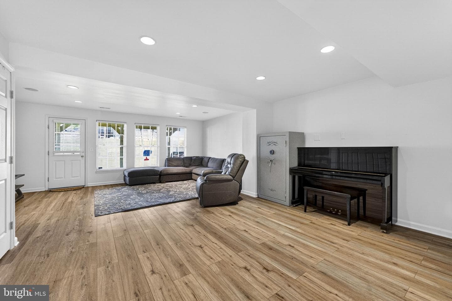 1327 Mare Street photo 12