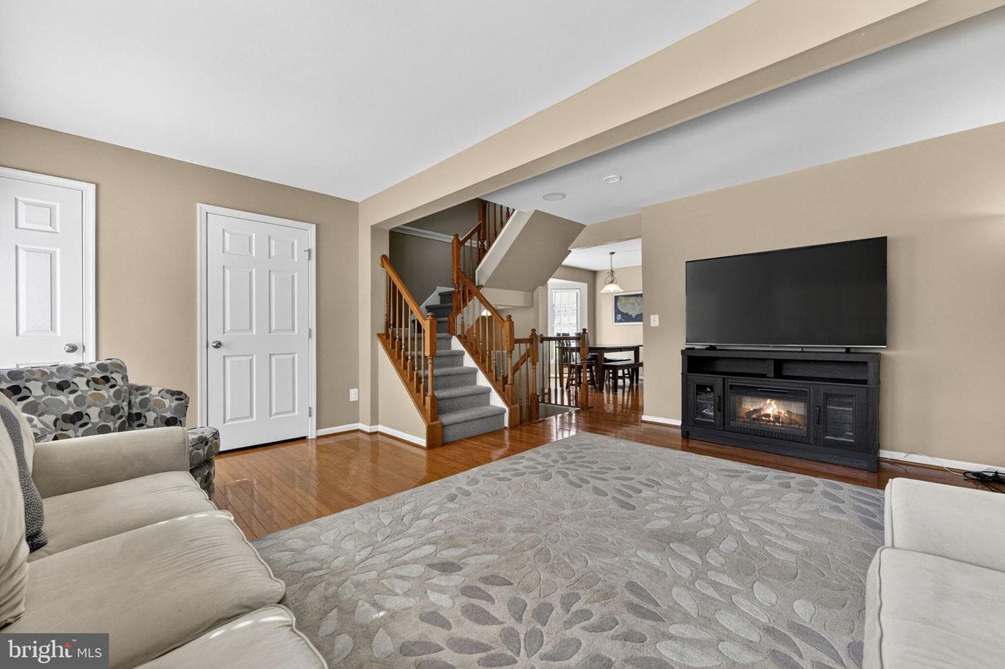 1327 Mare Street photo 23