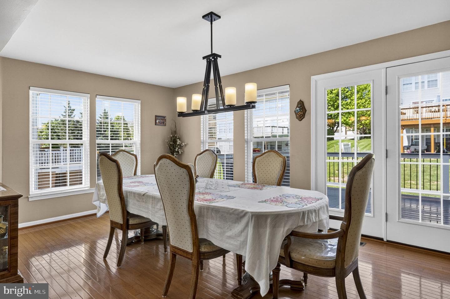 1327 Mare Street photo 5